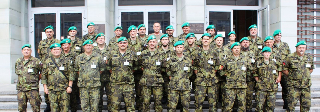 Společná fotografie před UO Brno