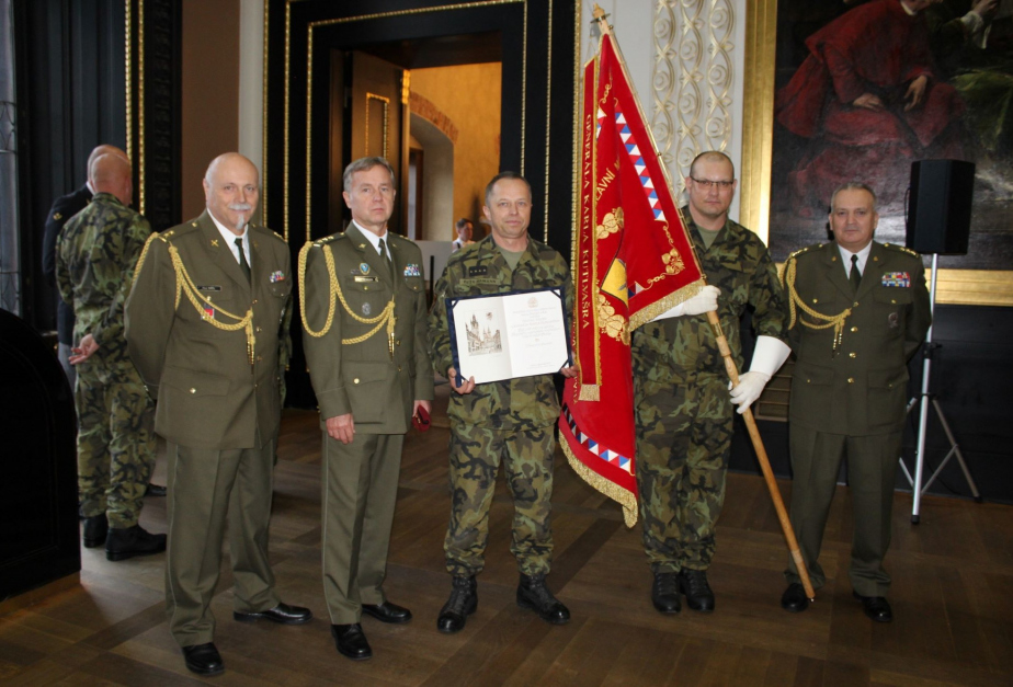 12_velitel_veter_reditel_kvv_hmp_a_vojaci_az_autor_mgr._zuzana_brozova.jpg