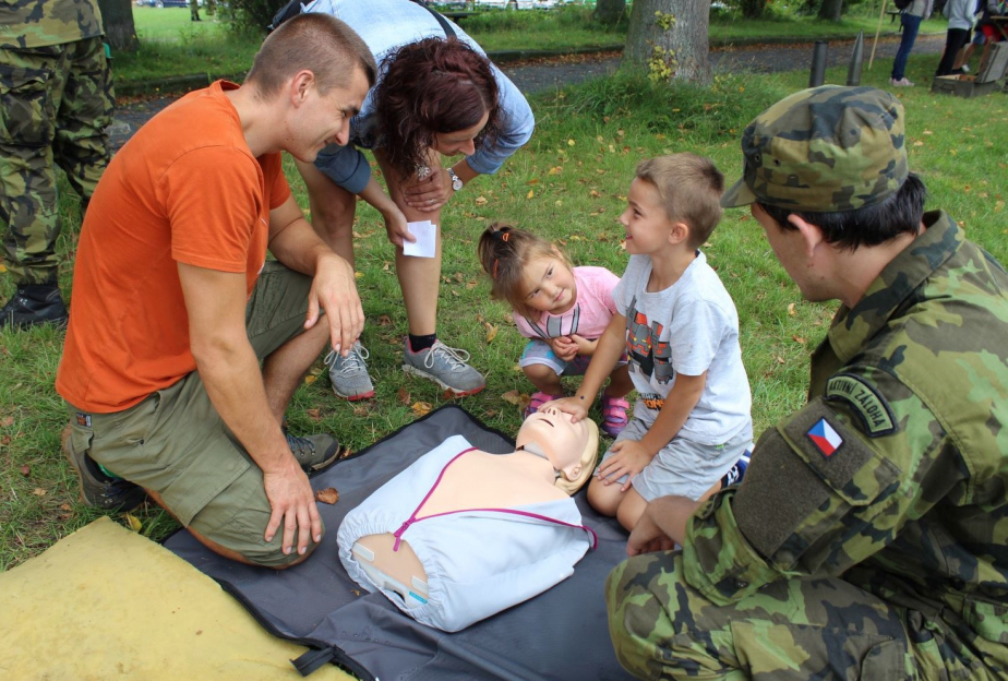 28_resuscitacni_figurina_autor_kpt._m._s._halikova.jpg