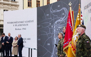 Čestná stráž vojáků aktivní zálohy