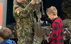 Příslušníci pěší roty aktivní zálohy KVV HMP