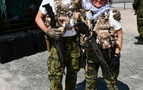 Příslušníci pěší roty hrající OPFOR