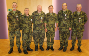 12_plukovnik_genser_s_vojaky_az_kvv_hmp_autor_kapitanka_sofie_halikova.jpg