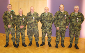 14_podplukovnik_kacl_s_vojaky_az_kvv_hmp_autor_kapitanka_sofie_halikova.jpg