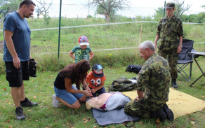 27_resuscitacni_figurina_autor_kpt._m._s._halikova.jpg