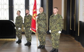 3_prapor_pesi_roty_az_kvv_hmp_autor_mgr._zuzana_brozova.jpg
