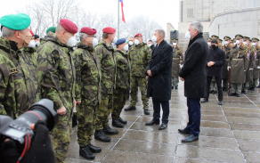 Neformální setkání vojáků s předsedou vlády, ministrem obrany a NGŠ